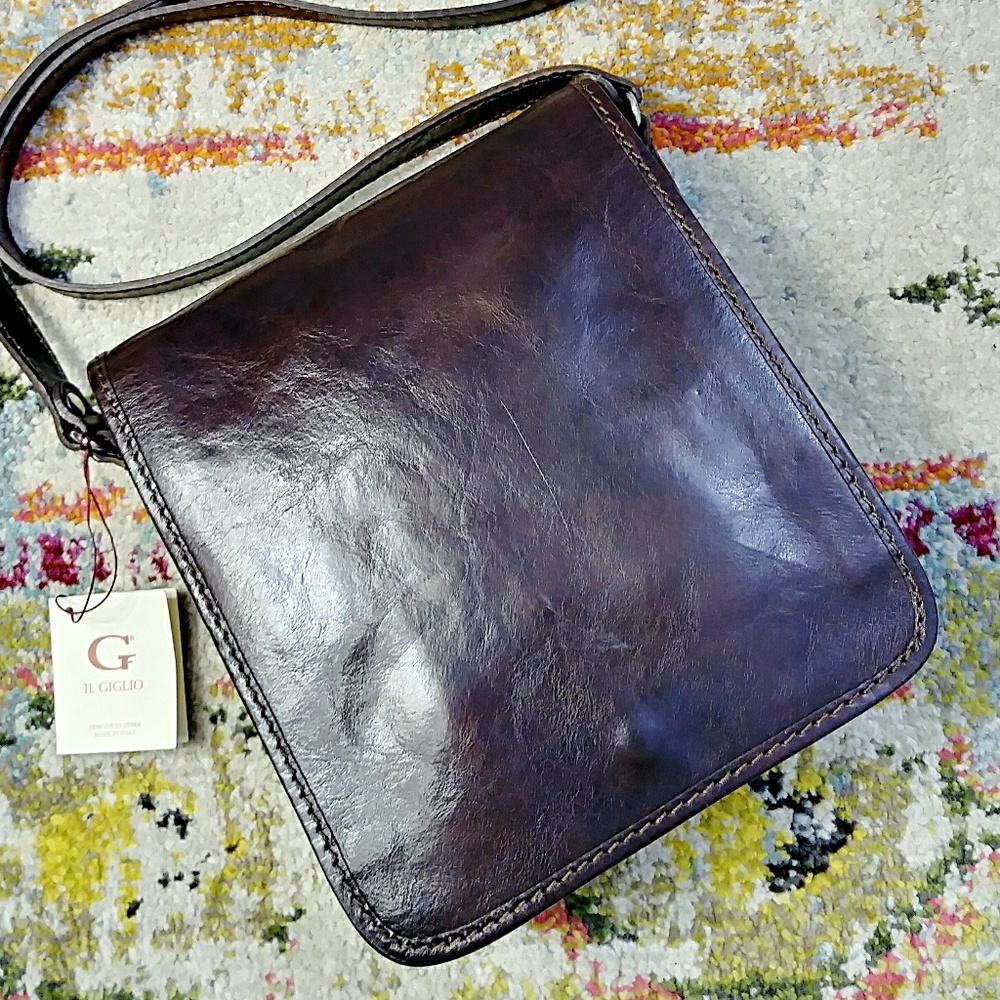 New✨ IL GIGLIO Leather Crossbody